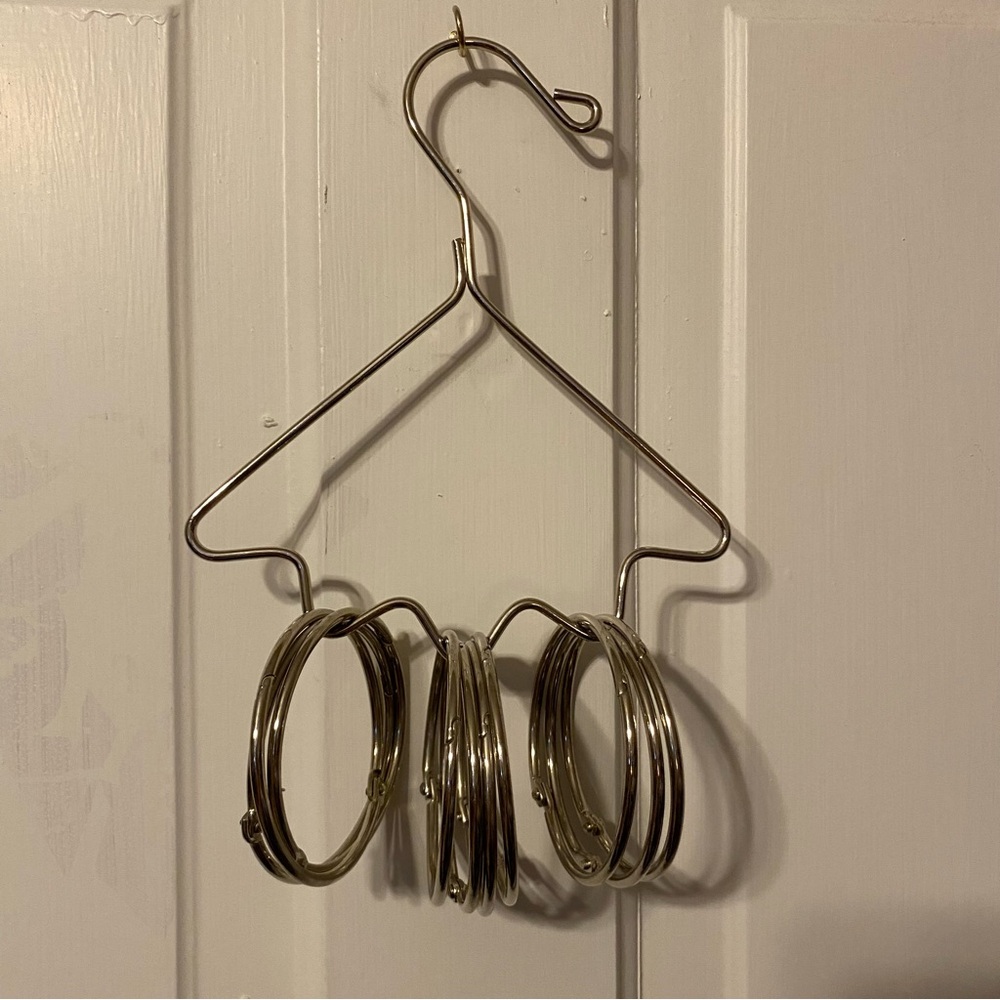 Scarf Hanger
